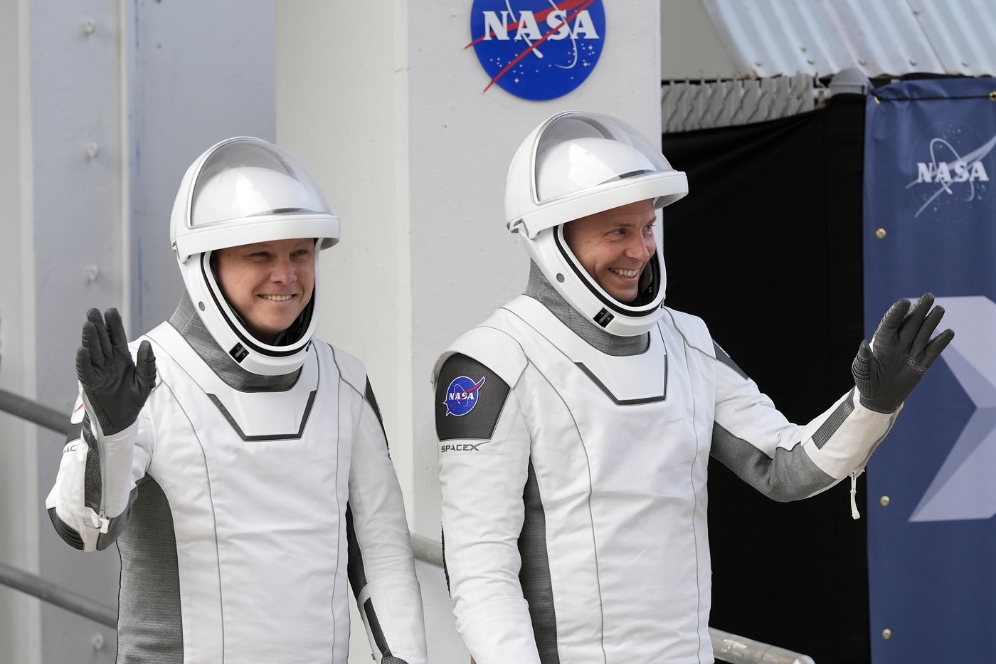 SpaceX sends a rocket to search for the two astronauts stranded in space